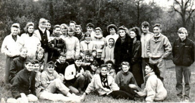 Pakeliui ant Punios piliakalnio. 1990 m.