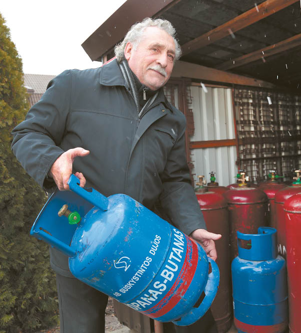 Ilgametis dujofikacijos specialistas Alvydas Knyza iš savo darbo patirties žino, koks pavojingas gali būti neatsargus elgesys su dujų balionais.
