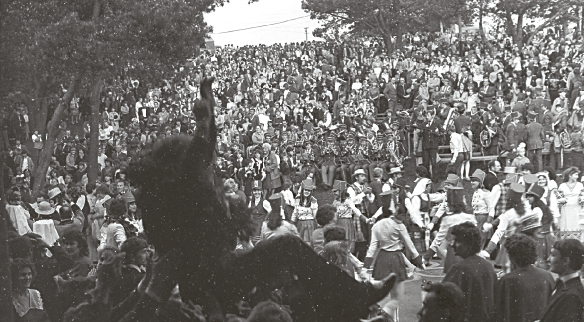 Praėjusio amžiaus pirmoji pusė... Gal turite parko nuotraukų ir jūs?