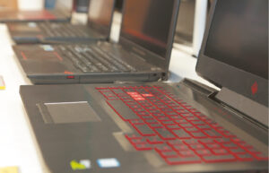 Viešai prieinamais kompiuteriais reikia naudotis atsargiai. 