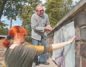 Improvizuotą ekspoziciją padeda rengti portugalas Arlindo Arezas. 