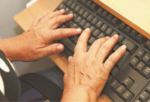 Atsakinėdami į paprasto asmenybės testo klausimus „Facebook“ vartotojai negalėjo net įtarti, jog jų atsakymai ir asmeninė informacija bus kažkam naudinga siekiant JAV prezidento posto.