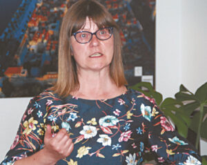 Aušra Martišiūtė-Linartienė į Vydūno kūrybą žvelgia kaip į daugiabriaunį reiškinį.