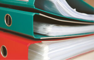 Įmones apgaudinėjančius telefoninius sukčius policijos pareigūnams pavyksta nustatyti, tačiau nukentėjusiųjų teismams pateikti civiliniai ieškiniai dažniausiai lieka neatlyginti, nes sukčiai niekur nedirba ir savo vardu neturi registruoto turto.