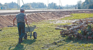 Psichologinį smurtą, terorą mobingo atveju grupė asmenų dažniausiai nukreipia prieš vieną pasirinktą asmenį.