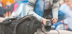  Fotografų kūryba lygiai taip pat turi būti apsaugota nuo plagijavimo, netinkamo naudojimo, jai privalu taikyti autorių teisių apsaugą.