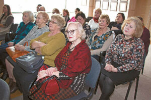 Susirinko ir kultūros darbuotojai, ir buvę pranešėjos studentai, ir šiaip neabejingi etnokultūrai...