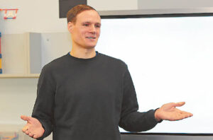 Algirdas Gataveckas su broliu gyvenime daug patyrė, tad jie su jaunimu dažnai kalba ne tik apie meną. 