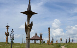 Angelų kalvoje jau beveik šimtas skulptūrų. 