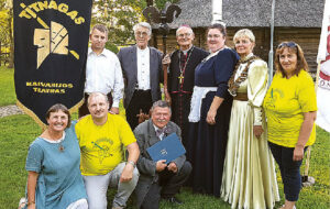 2019-ieji – Lietuvos mėgėjų teatrų krivūlei Smilgiuose pasibaigus, su organizatoriais ir mecenatais. 