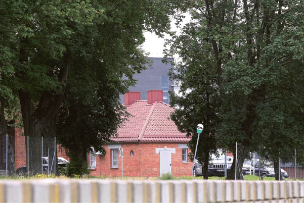 Miesto vadovai ragina Cukraus fabriką diegti naujas technologines priemones, mažinančias kvapų sklidimą, nes aplinkiniai gyventojai vasarą dūsta nuo smarvės.