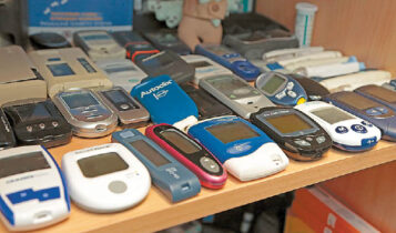 Priemonės, atskleidžiančios gydymo istoriją, medicinos pažangą – nuo pirmųjų stiklinių švirkštų iki naujausių insulino švirkštiklių. Ričardo PASILIAUSKO nuotraukos