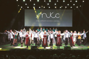 Net ir karantino metu visi meno kolektyvai daug ir intensyviai dirbo – pasitelkdami išmaniąsias technologijas repetavo, kūrė. 