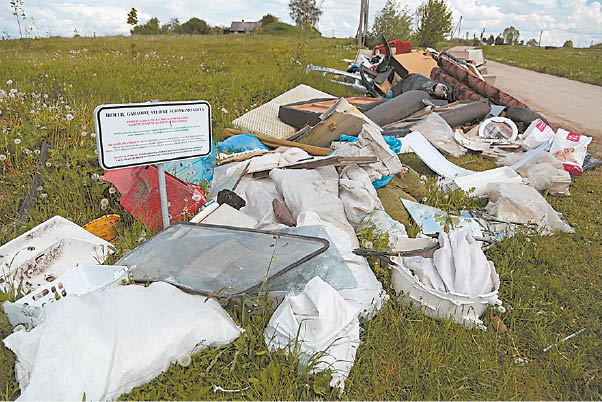 Vietoje stambiųjų atliekų surinkimo aikštelių keturis kartus per metus planuojama atvežti ir pastatyti specialius metalinius konteinerius.