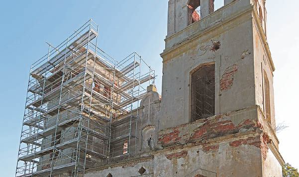 Konservavimo darbų metu bus atstatyti bažnyčios bokštai. Ričardo PASILIAUSKO nuotraukos