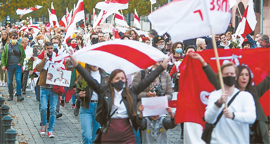 Mitingai Baltarusijoje tęsiasi