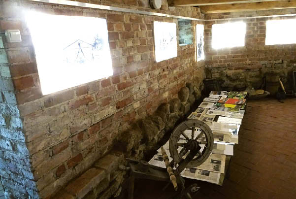 Parodėlėje – straipsniai ir istoriniai dokumentai.