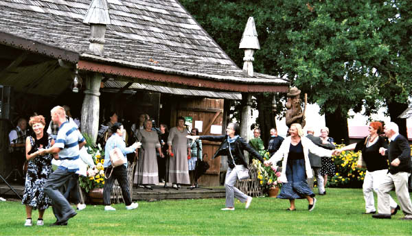 O saulei pasirodžius ir kieme smagu...