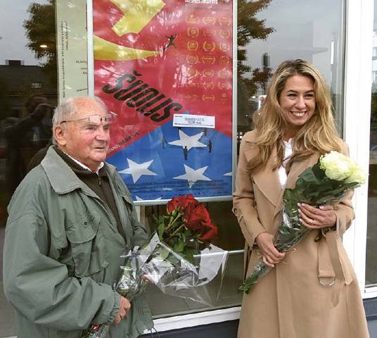 Režisierė G. Žickytė ir S. Kudirka po filmo peržiūros Marijampolėje.
