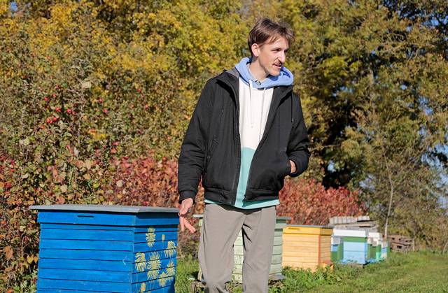 Savo ateitį V. Juodzevičius sieja su bitininkyste.