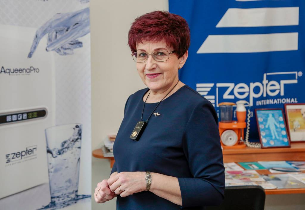 „Norėčiau būti drugeliu, kad žmonės atskristų į šviesą“, – sako „Zepter“ bendrovės konsultantė Lina Baravikienė. Ričardo Pasiliausko nuotraukos.