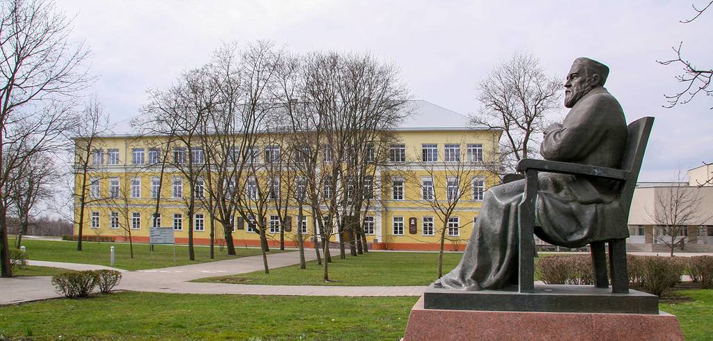 Rygiškių Jono gimnazijoje mokosi 201 trečiokas.