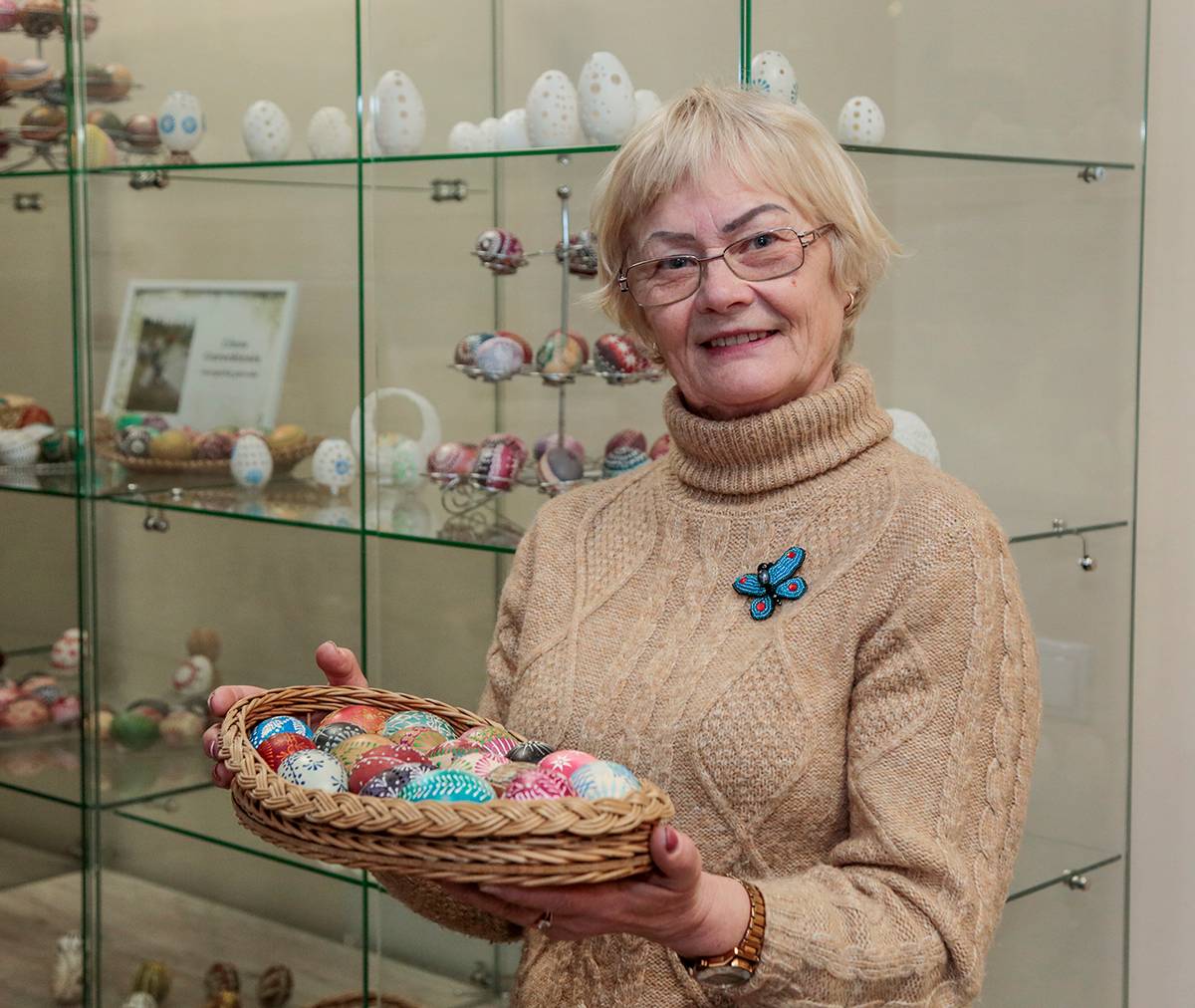 Kalvarijietė Lina Gureckienė Velykoms numargino šimtus margučių.