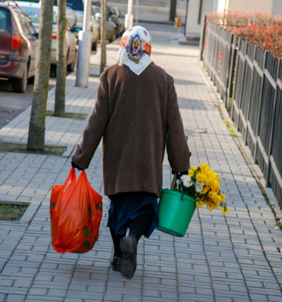 Garbaus amžiaus žmonėms nelengva sugaudyti šiandieninio 