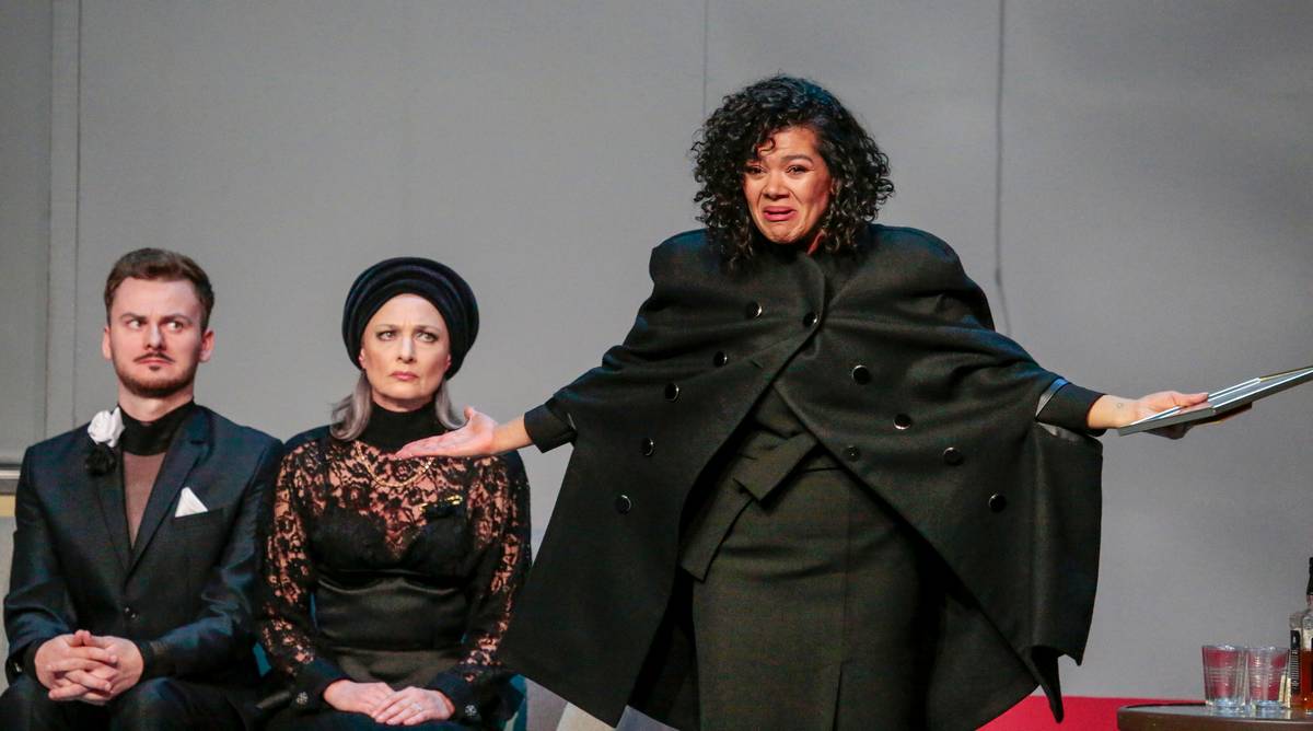 „Sugrįžime“ vaidmenis sukūrė Zigmantas Baranauskas, Rimantė Valiukaitė, Oneida Kunsunga-Vildžiūnienė.