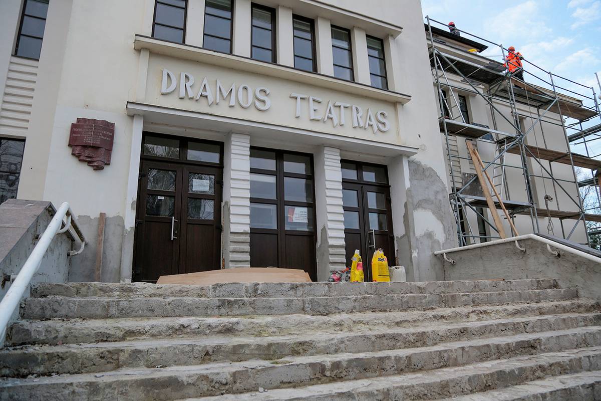 Remontuojant senąjį Marijampolės dramos teatro pastatą atsirado papildomų darbų.