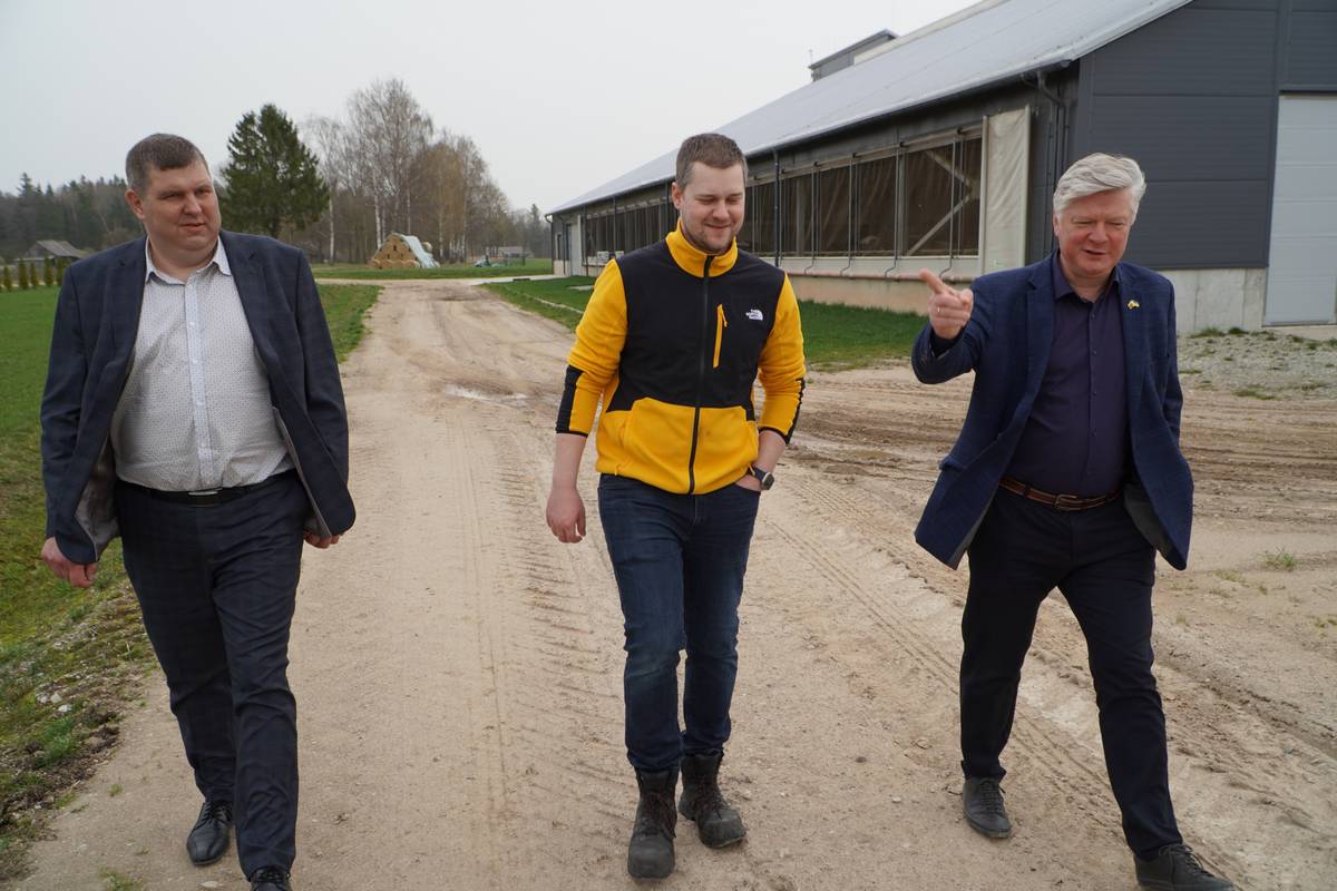 Žemės ūkio ministras Kęstutis Navickas pastebėjo: tai, kas matoma Krūvelių šeimos ūkyje, – Lietuvos ateitis.