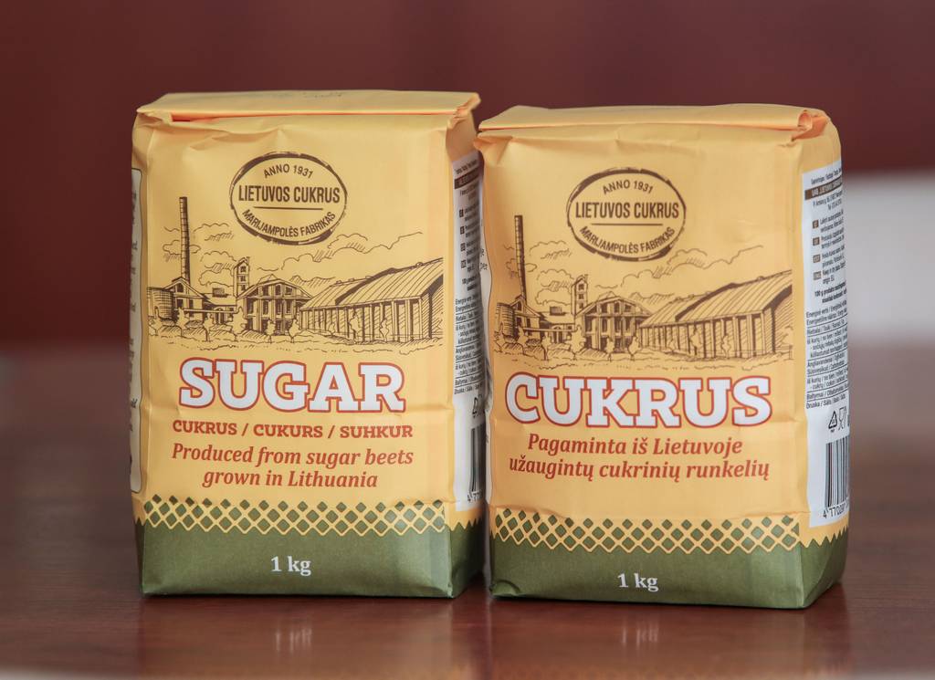 Nauja fasavimo linija per minutę sufasuoja 100 cukraus pakelių (po kilogramą).