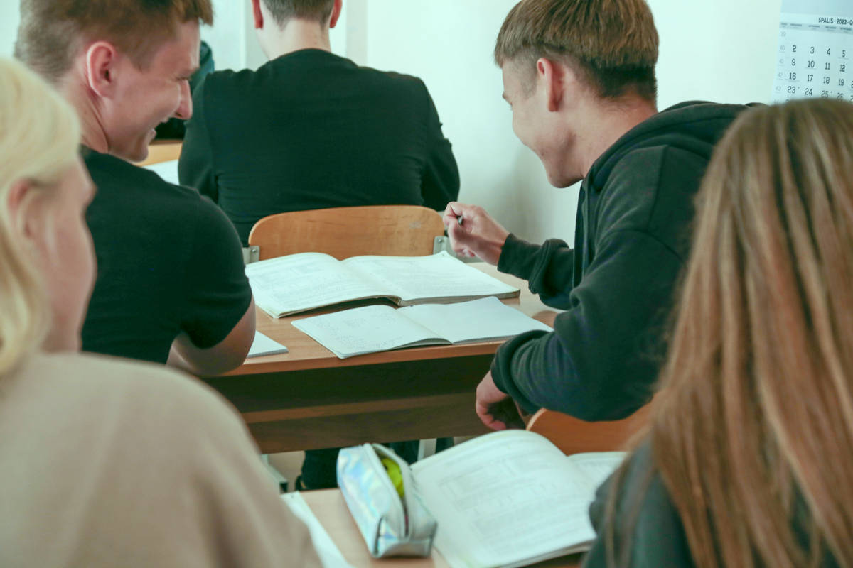 Tarpiniai patikrinimai tapo rimtu išbandymu moksleiviams.