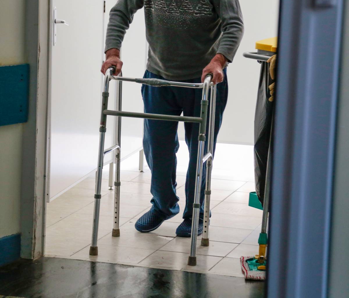 Negalią turintys žmonės nuogąstauja, kad gauti judėjimui reikalingų priemonių bus sudėtingiau.