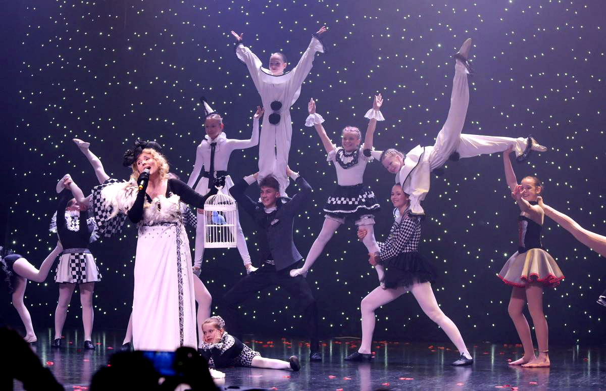 Užburianti cirko pasaka