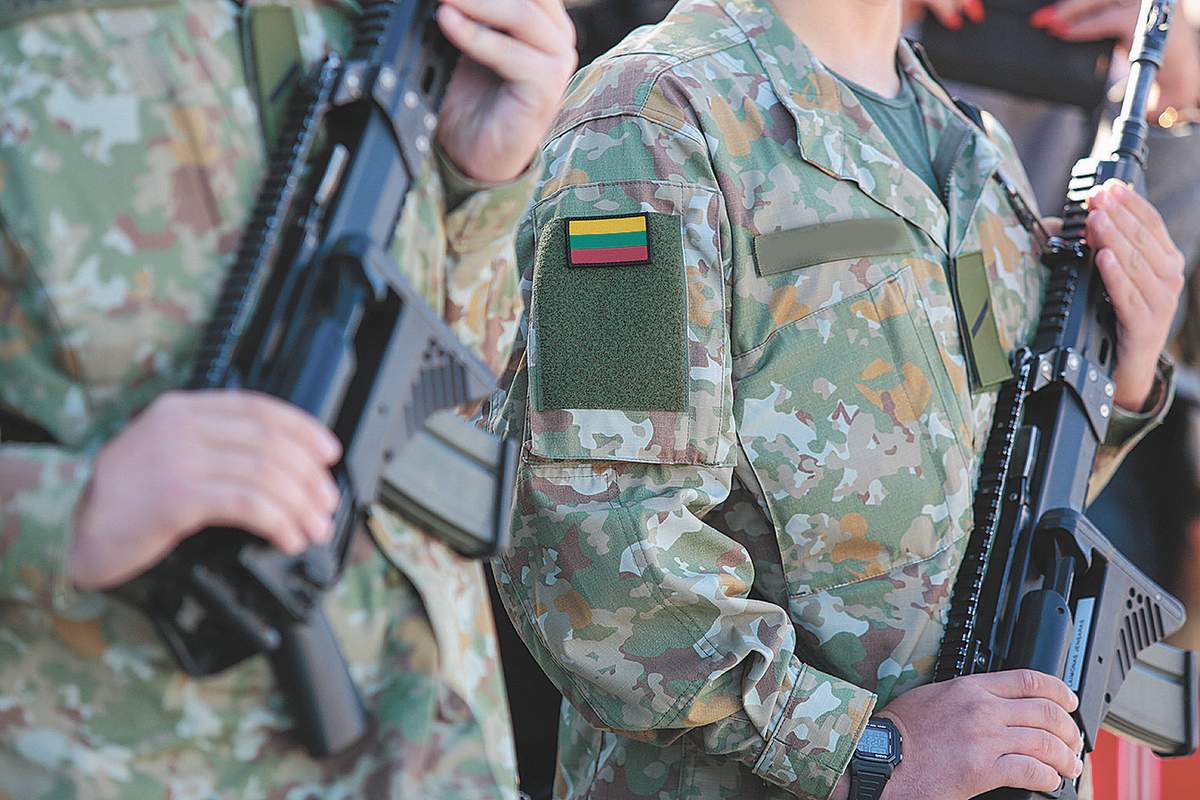 Kiekvienas jaunuolis nuo 2026 m. privalės atlikti privalomąją pradinę karo tarnybą.