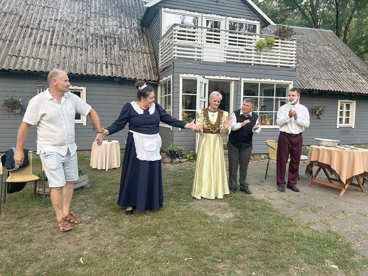 Sodyboje suvaidintas spektaklis „Brangusai pabučiavimas“ parodytas jau 40 kartų.