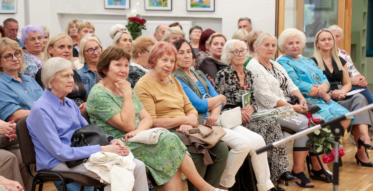 Pasiklausyti poetinio žodžio susirinko gausus gerbėjų būrys.