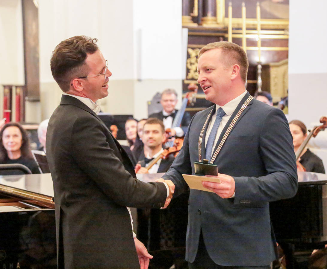 Šv. Jurgio medaliį meras Povilas Isoda įteikė Mariui Reklaičiui