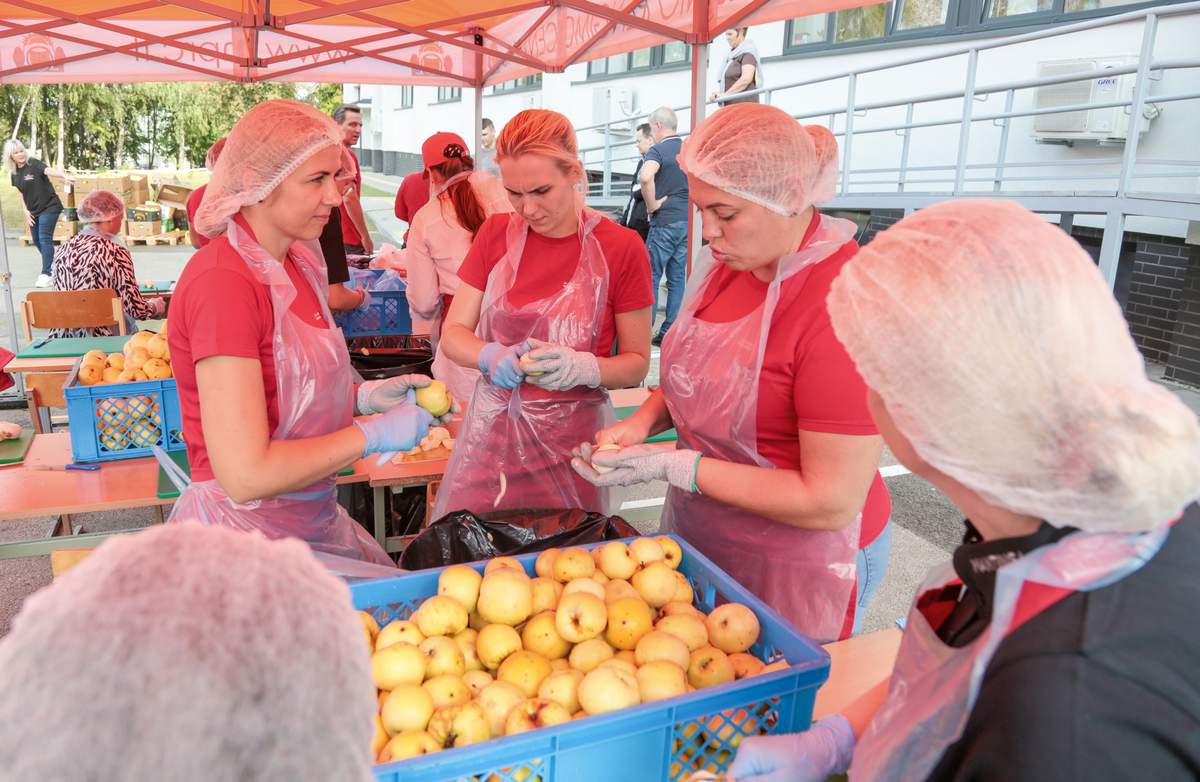 Profesiniame rengimo centre obuoliai ruošiami obuolienei.