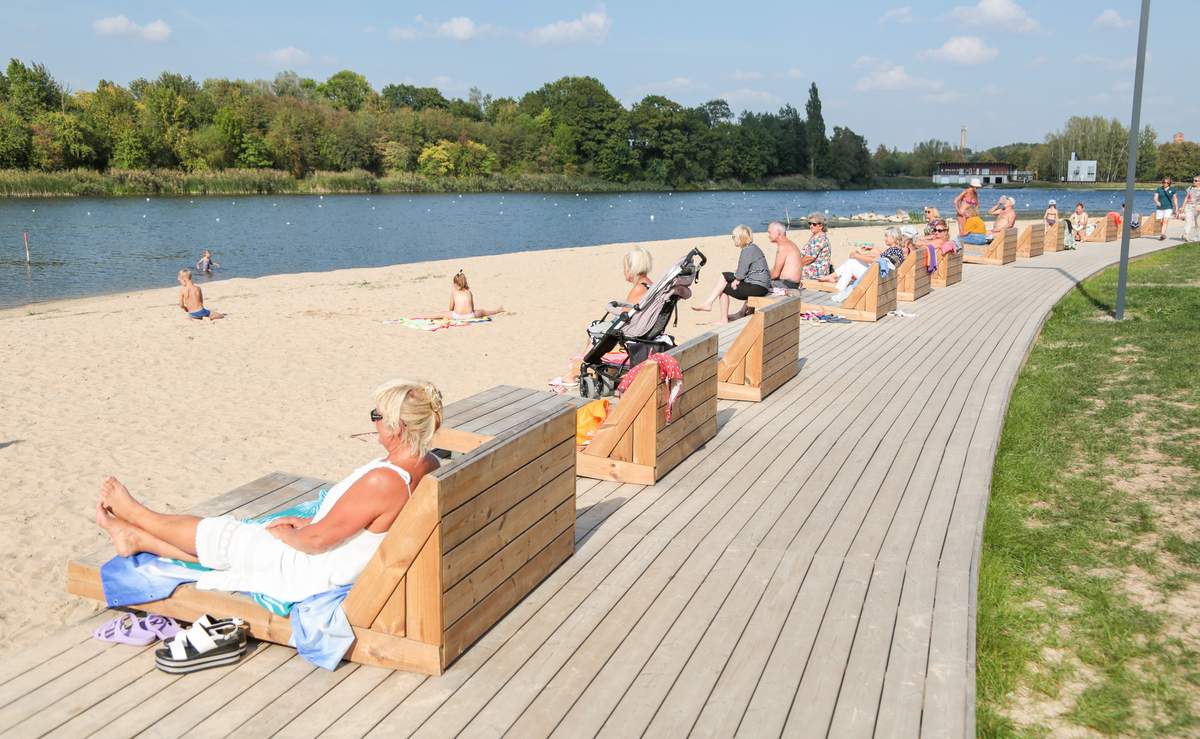 Pakalbinti poilsiautojai ypač gyrė smėlėtą paplūdimio zoną.