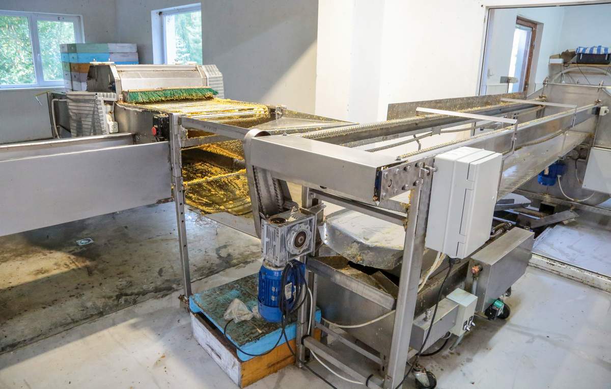 Medaus atakiavimo stakles beveik prieš du dešimtmečius be jokio brėžinio pagamino Arvydo tėtis.