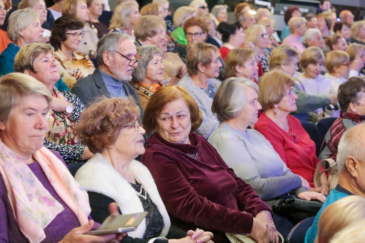 Kaip ir kiekvieno spalio pradžioje, žyminčioje naujus mokslo metus, salė pilnutėlė.