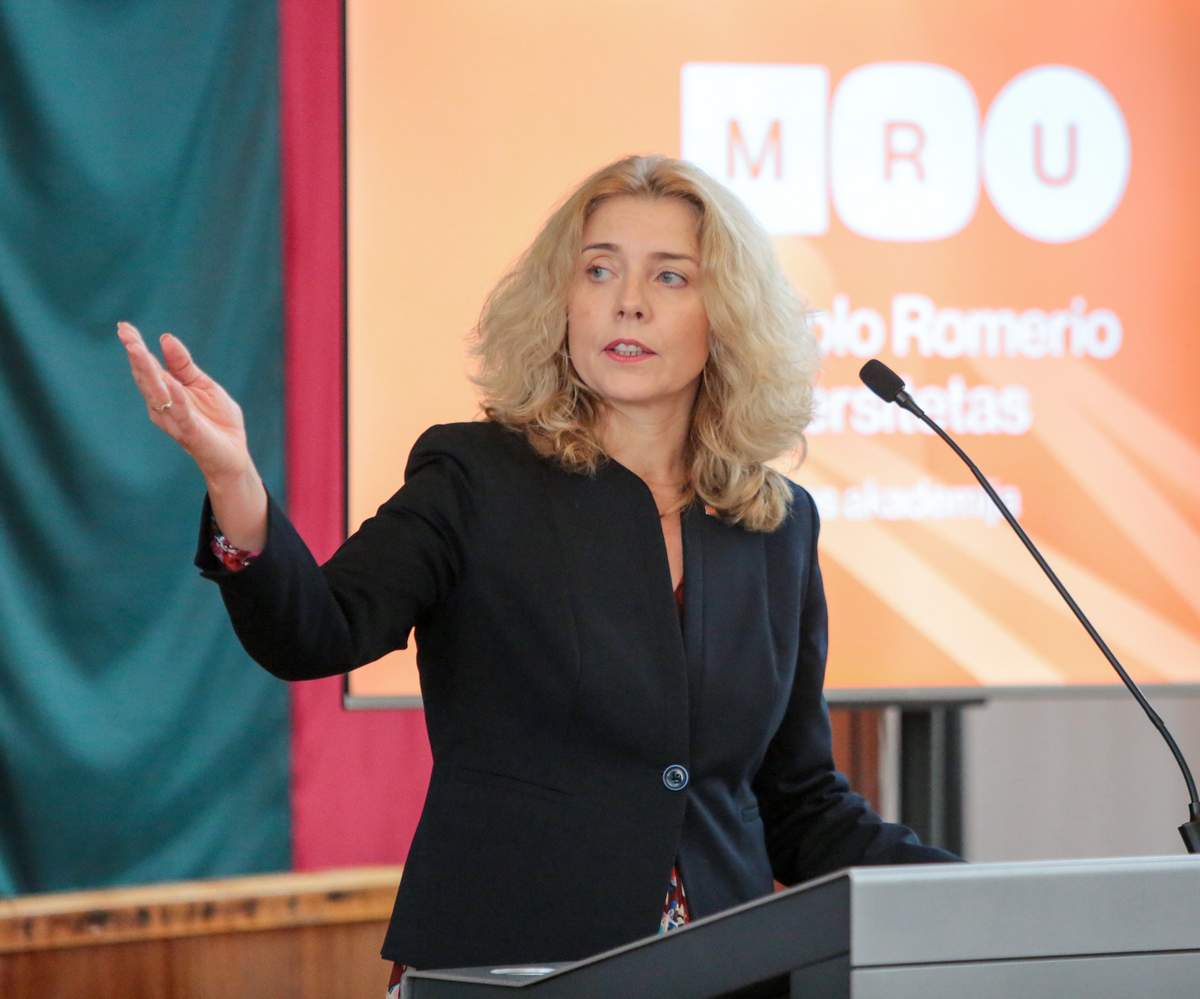 Mykolo Romerio universiteto rektorė prof. dr. Inga Žalėnienė pasidžiaugė, kad Sūduvos akademija pasitinkama su džiugesiu ir kvietė šventės dalyvius susitelkti bendram darbui.