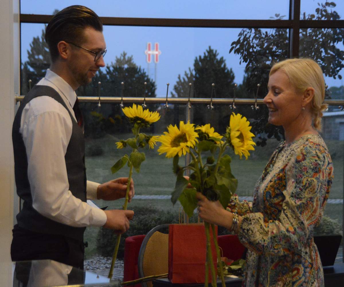 Autorė dėkoja Dovydui Stralkui, nustebinusiam ypatingais kūriniais.  