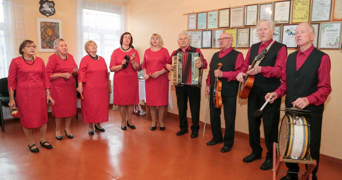 „Jovaro“ kapela bendruomenės namuose repetuoja kiekvieną savaitę.