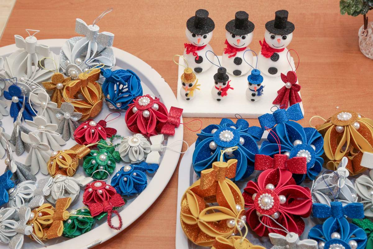 Čia tik dalelė Rasos Jarienės pagamintų spalvingų žaisliukų.