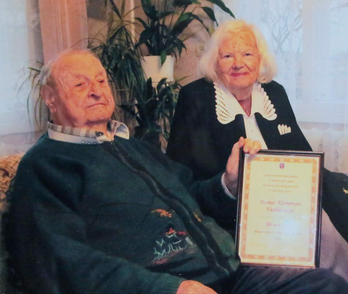 Per Juozuko 90-metį.