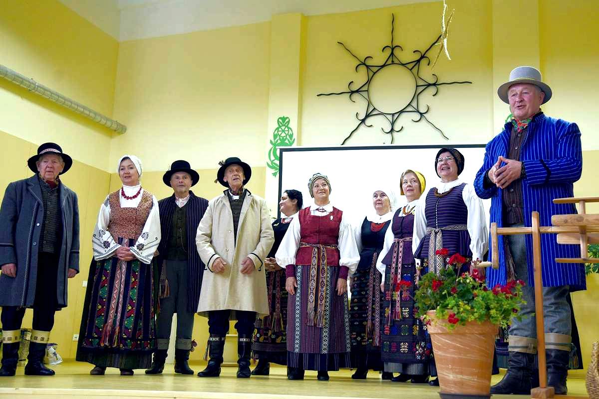 Šį kartą geriausiai įvertintas kolektyvas – Marijampolės „Žibinyčia“.