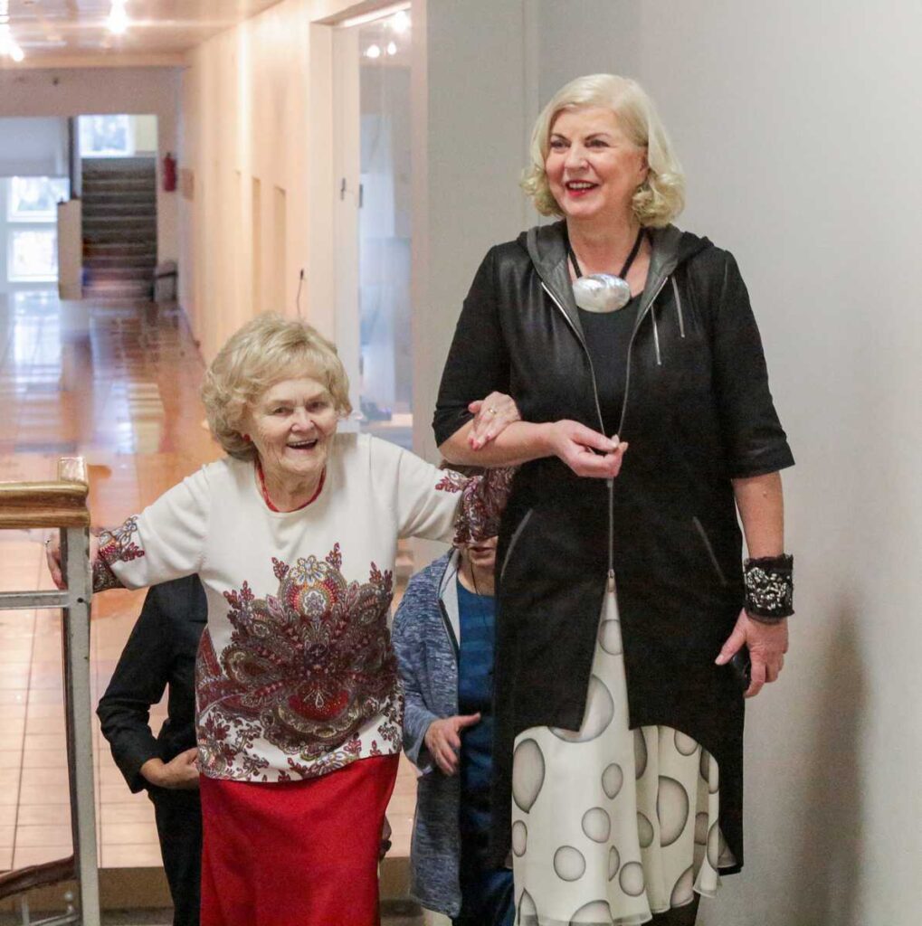 TAU direktorė Ona Sakalauskienė jau nemažai metų pažįstama su aktore Nijole Narmontaite.